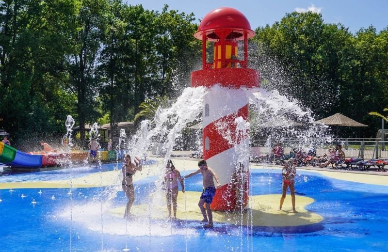 Spielparadies in Holland mit Wasserpark